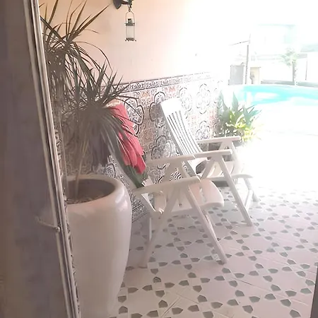 Charming House With Shared Pool In + Enclosed Garden *