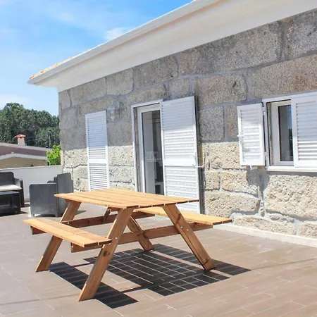 Charming House With Shared Pool In + Enclosed Garden Holiday home Requiao
