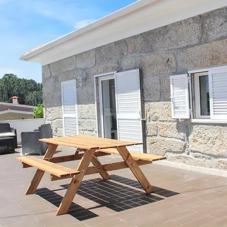 Charming House With Shared Pool In + Enclosed Garden
