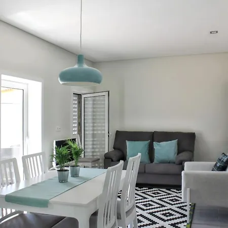 Charming House With Shared Pool In + Enclosed Garden Holiday home