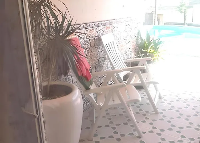 Charming House With Shared Pool In + Enclosed Garden *