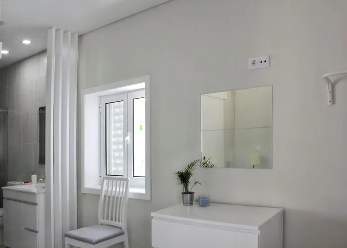 펜션 Charming House With Shared Pool In + Enclosed Garden Requiao