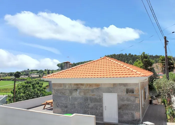 Charming House With Shared Pool In + Enclosed Garden *