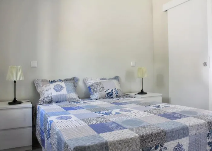 펜션 Charming House With Shared Pool In + Enclosed Garden Requiao